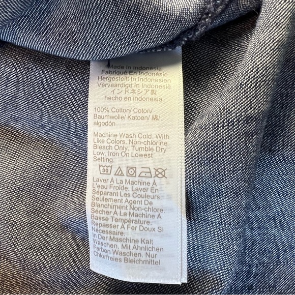 J Crew women’s chambray tie-neck v-neck button down shirt. Size XS. - Picture 3 of 8